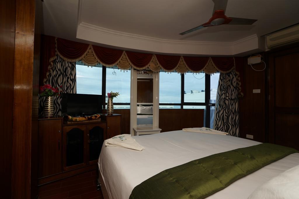 Melody Park Hotel Kanyakumari Room photo